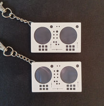 Load image into Gallery viewer, FiDJitDJ DJC Keychain Scratcher
