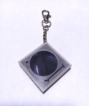 Load image into Gallery viewer, Mini FiDJit DJ Scratch Key Chain
